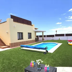  Villa Laura, Centro De España